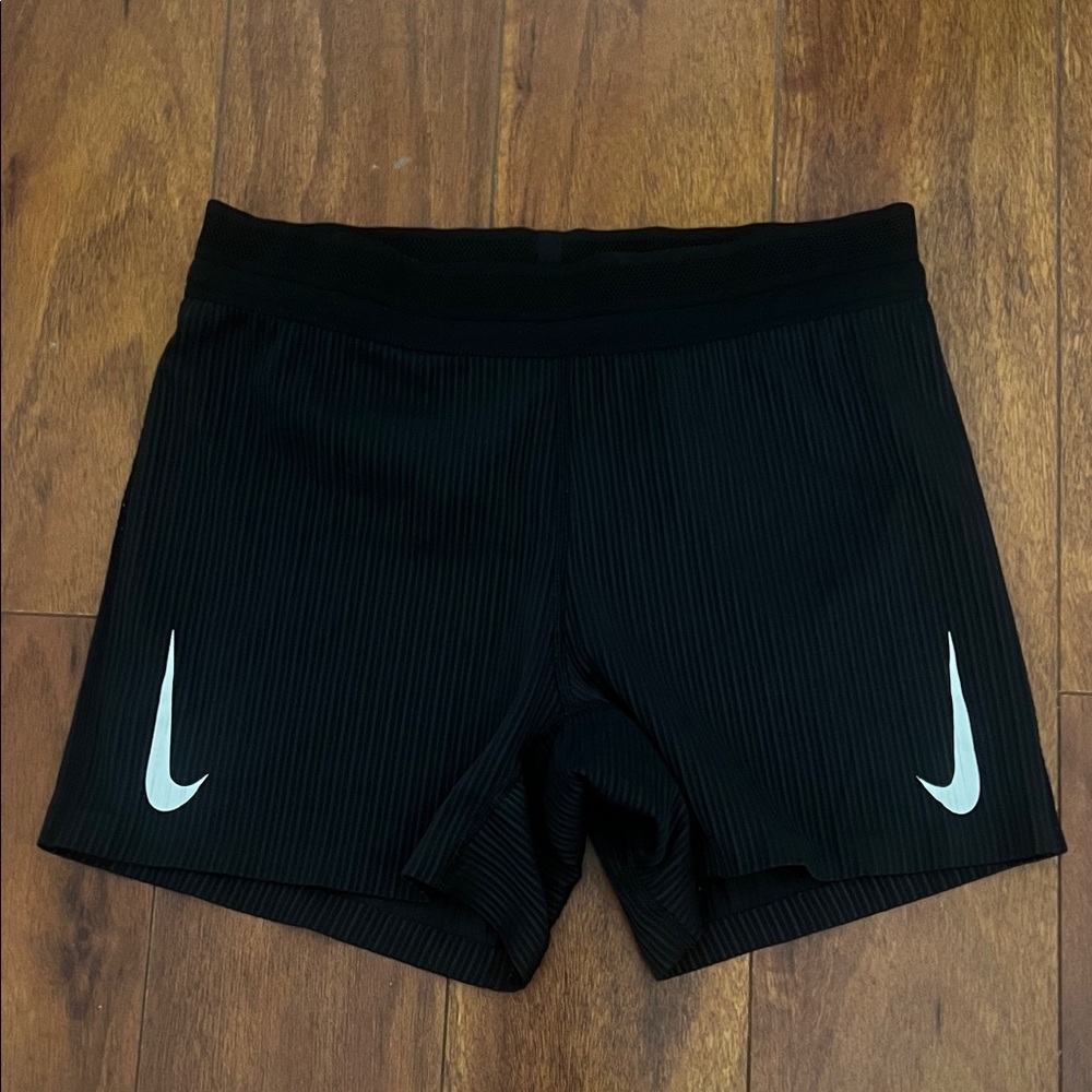 Nike AeroSwift
Women's Dri-FIT ADV Mid-Rise 8cm (approx.) Running Shorts